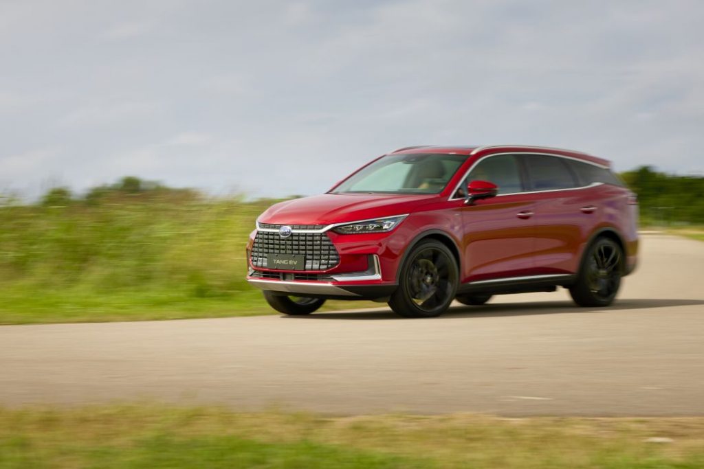 La 'alineación' de BYD para triunfar en Europa 31 Motor16 BYD TANG 8 1 Motor16