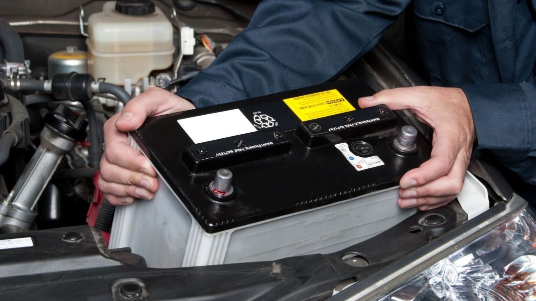 Sigue estos consejos para no destrozar la batería de tu coche este verano 113 Motor16 bateria