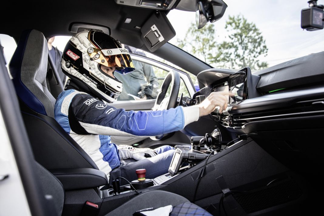 Nuevo Volkswagen Golf R 20 Years, el Golf R más rápido de la historia de Nürburgring 6 Motor16 DB2022AU00637 medium Motor16
