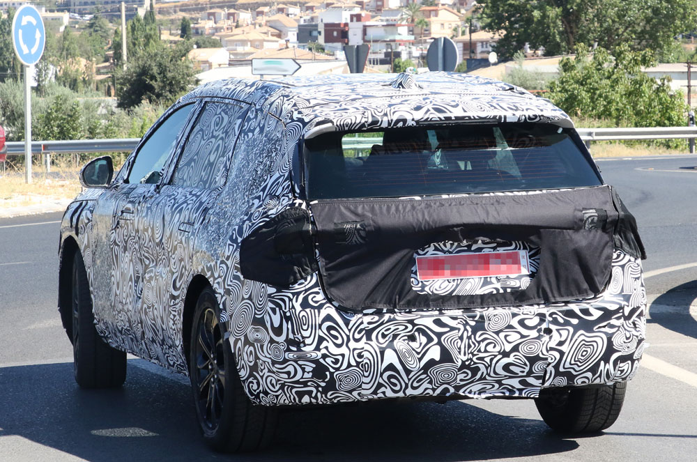 ¿Será este el nuevo Ford Mondeo? 22 Motor16 FORD MONDEO ACTIVE 20 Motor16