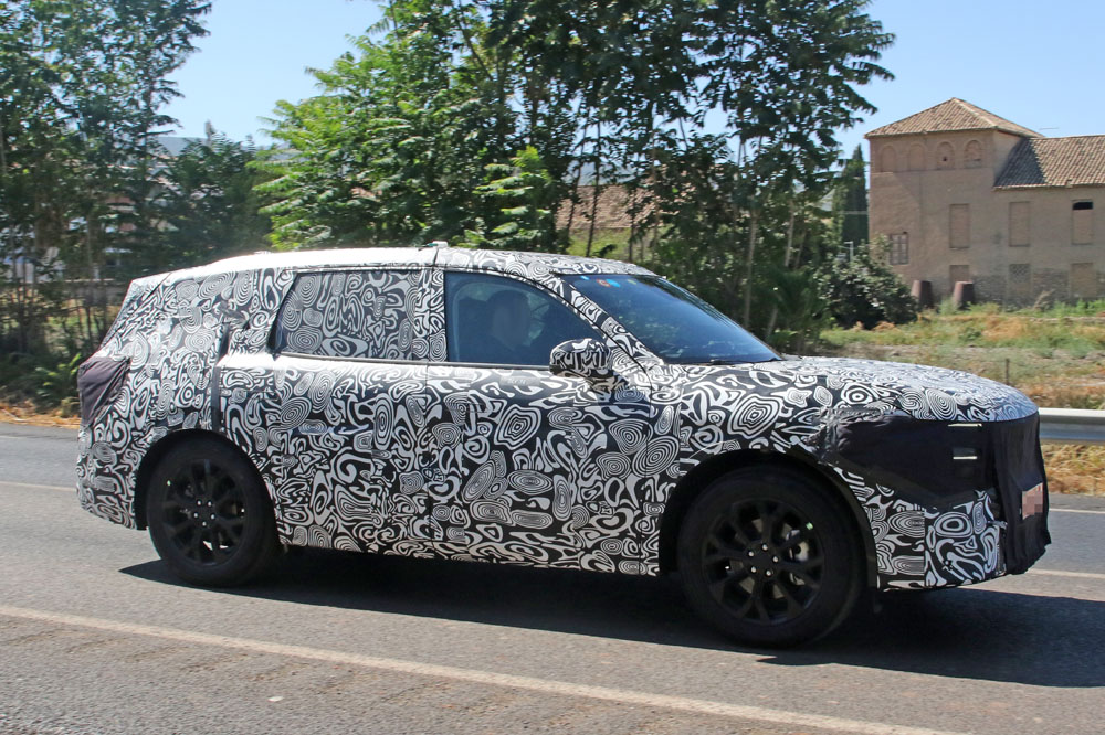 ¿Será este el nuevo Ford Mondeo? 26 Motor16 FORD MONDEO ACTIVE 24 Motor16