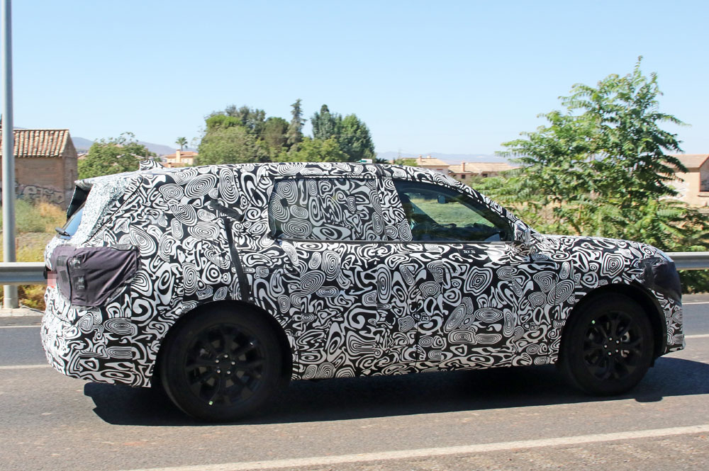 ¿Será este el nuevo Ford Mondeo? 28 Motor16 FORD MONDEO ACTIVE 26 Motor16