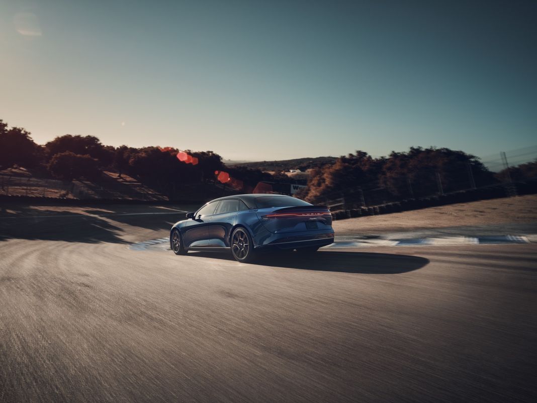 Lucid Air, desafía y supera a Tesla en su propio terreno 10 Motor16 Lucid Air Sapphire 10 Motor16