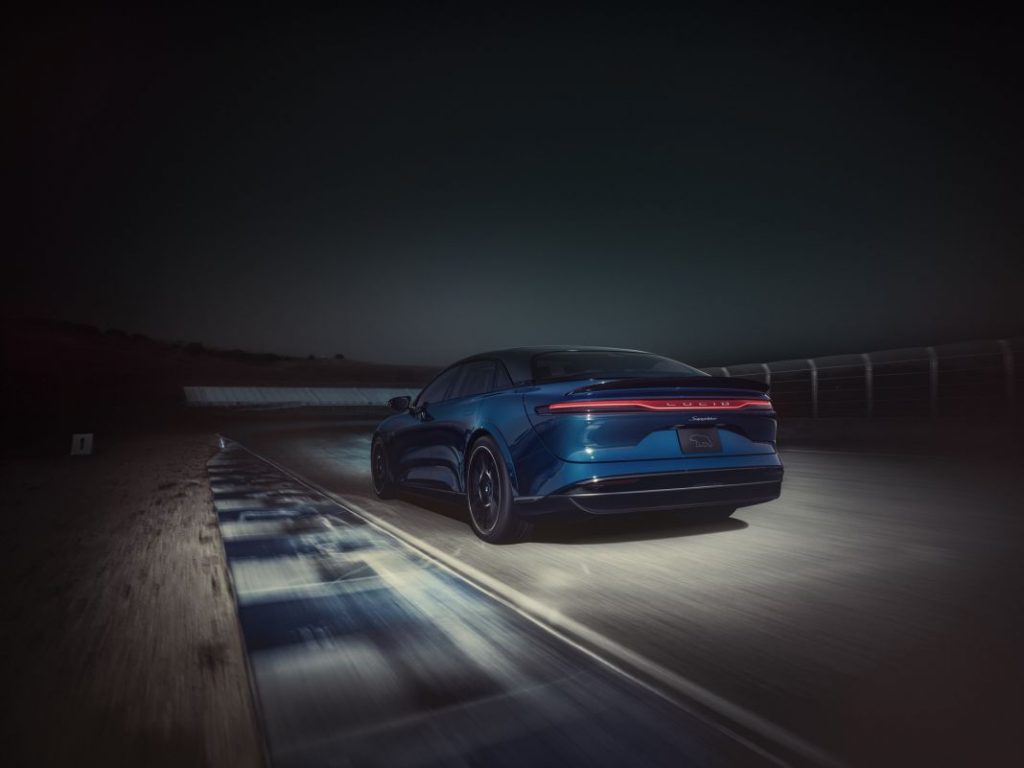 Lucid Air Sapphire: pone contra las cuerdas al Tesla Model S Plaid 2 Motor16 Lucid Air Sapphire. Imagen trasera movimiento.