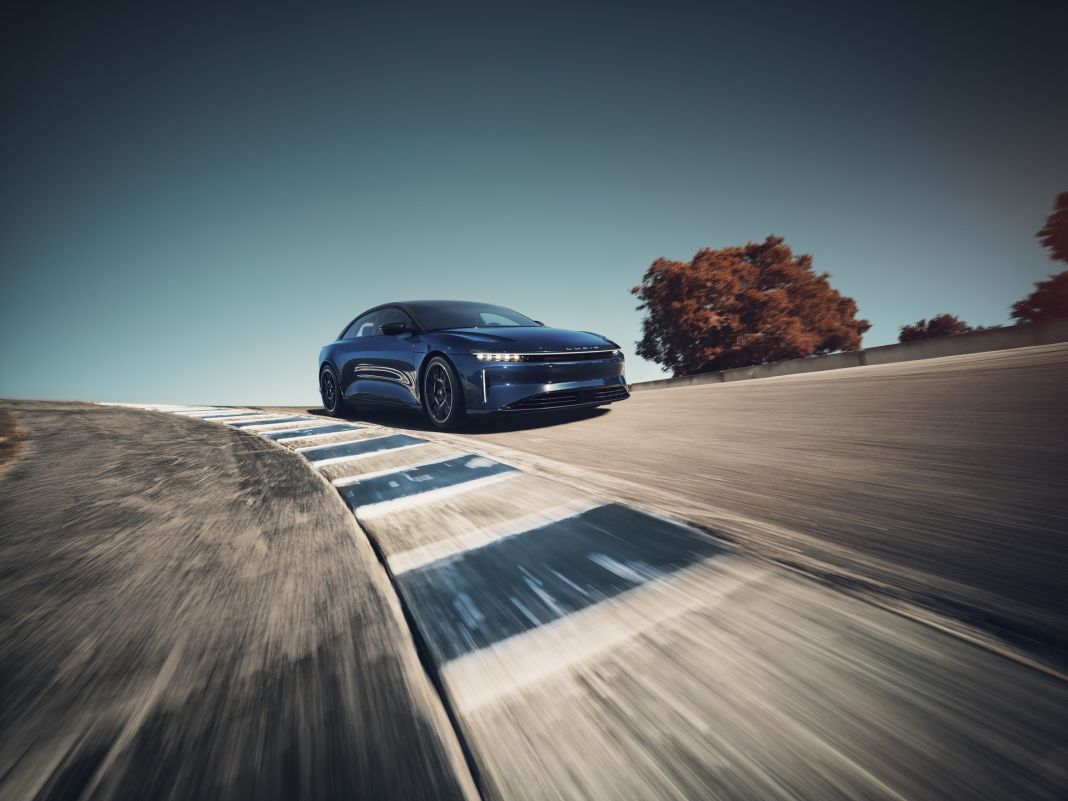 Lucid Air, desafía y supera a Tesla en su propio terreno 14 Motor16 Lucid Air Sapphire 6 Motor16