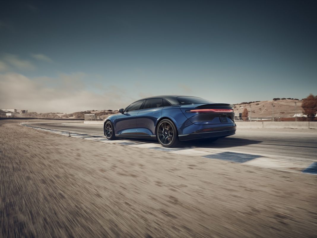 Lucid Air, desafía y supera a Tesla en su propio terreno 13 Motor16 Lucid Air Sapphire