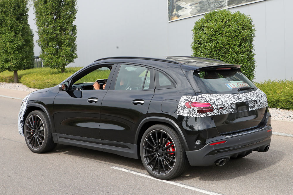 El Mercedes-AMG GLA pasa por la sección de estética 2 Motor16 Mercedes AMG GLA35 facelift 21 Motor16