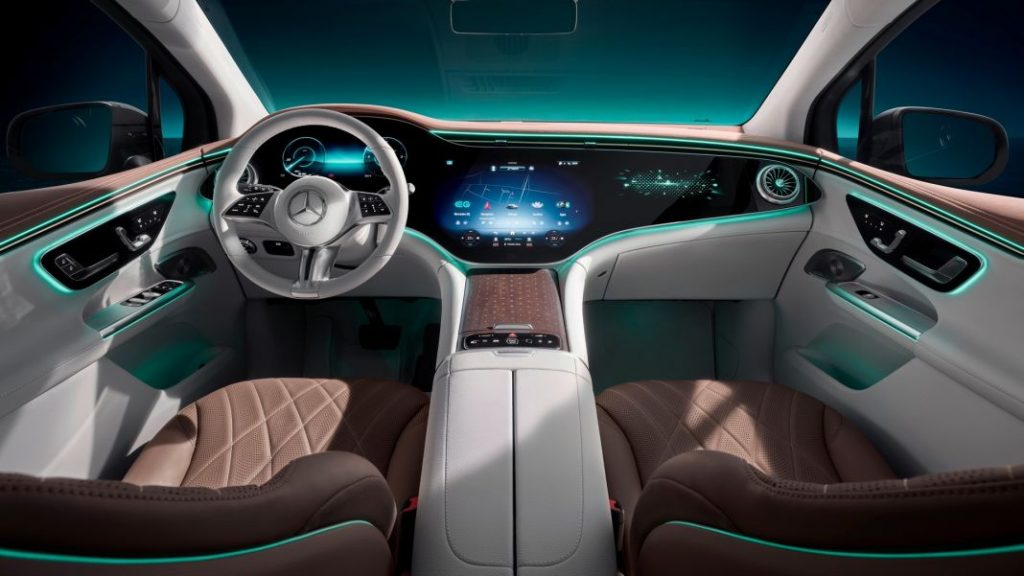 Mercedes hace público cómo es el interior del nuevo EQE SUV 1 Motor16 Mercedes EQE SUV