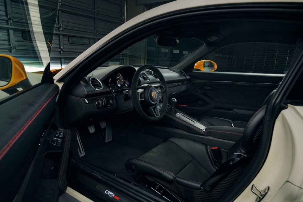 El Porsche 718 Cayman GT4 más exclusivo está en Japón 4 Motor16 Porsche 918 Cayman GT4 Tribute