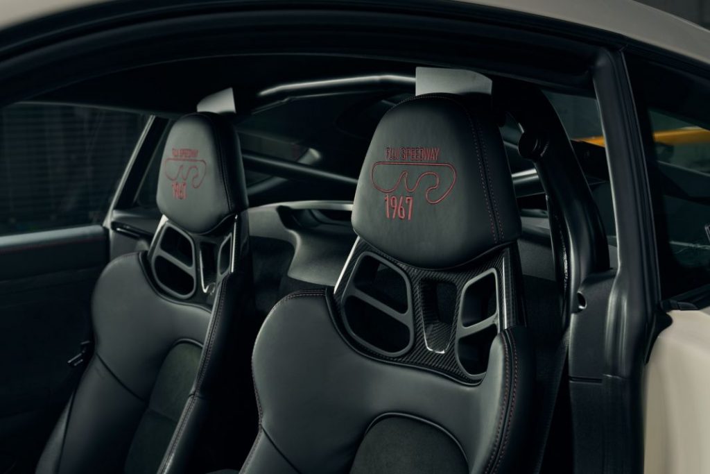 El Porsche 718 Cayman GT4 más exclusivo está en Japón 13 Motor16 Porsche 718 Cayman GT4 Tribute to 906 8 1 Motor16