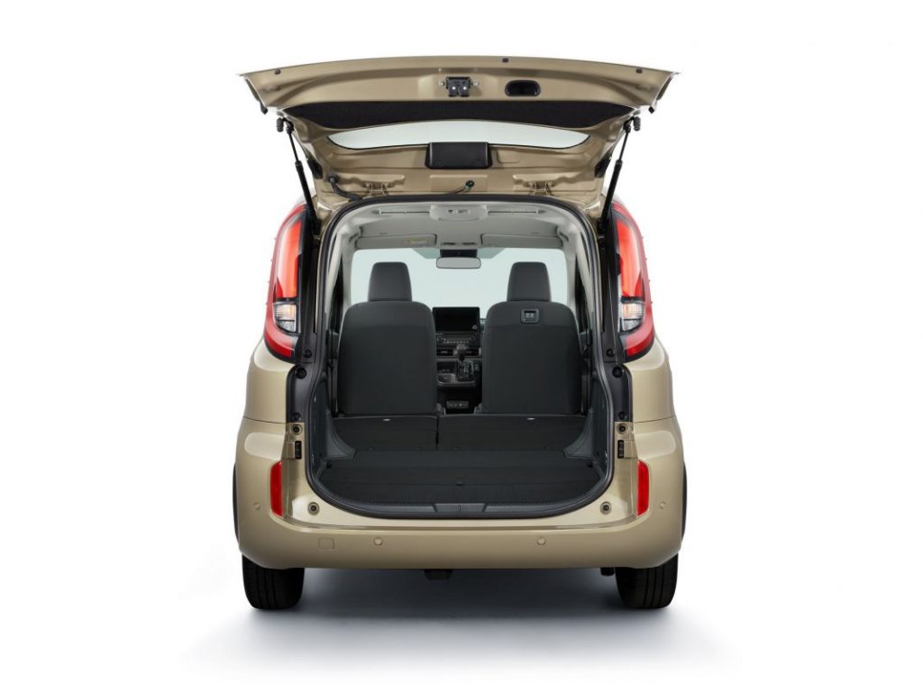 Toyota Sienta, un híbrido para 'sentar' hasta siete ocupantes 13 Motor16 Toyota Sienta Exterior 29 1 Motor16