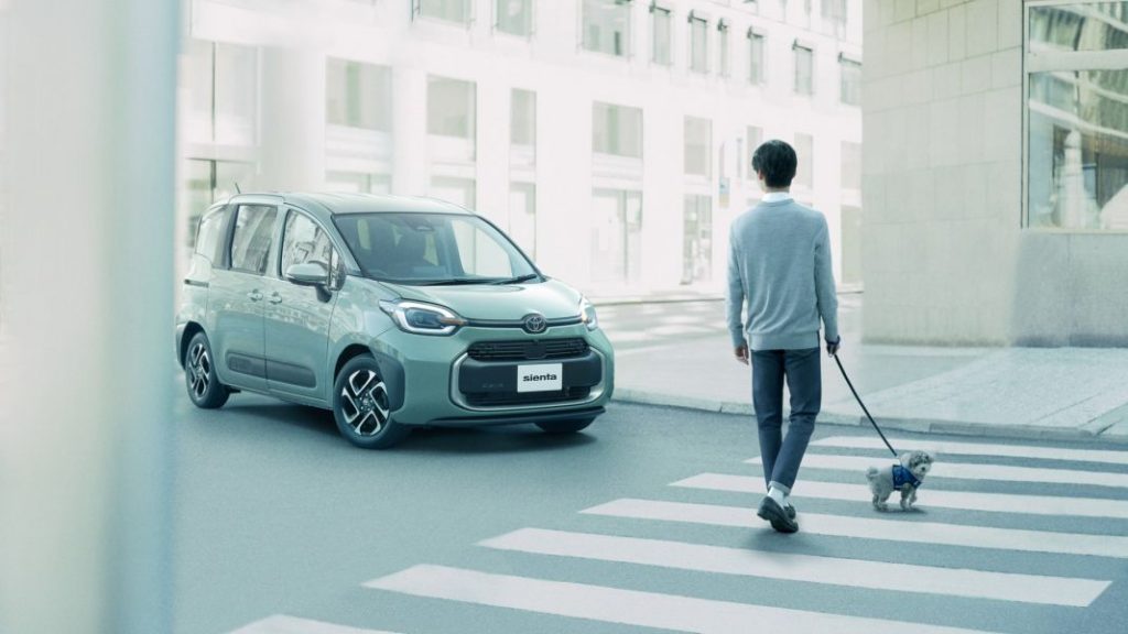 Toyota Sienta, un híbrido para 'sentar' hasta siete ocupantes 8 Motor16 Toyota Sienta Exterior 6 1 Motor16