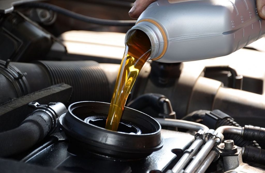 Cómo saber cuándo debes cambiar el aceite de tu coche 62 Motor16 Cambio de aceite