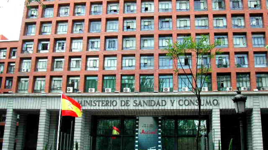Ley de medidas sanitarias no prohíbe fumar en el coche