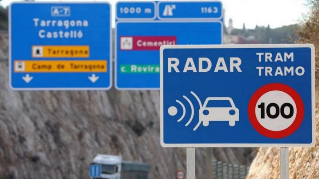 Frenar antes de un radar: ¿crees que sirve para librarte de una multa? 144 Motor16 no olvides frenar ante un radar