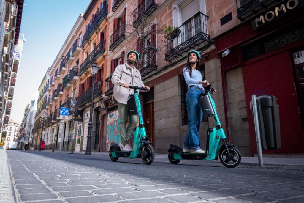 patinetes de tier mobility en espana Motor16