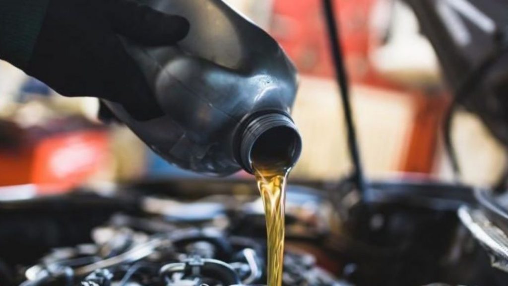 Cómo saber cuándo debes cambiar el aceite de tu coche 67 Motor16 tipo de lubricante Motor16