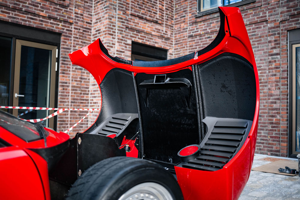 Ferrari 288 GTO Evoluzione: un raro vehículo que sale a subasta 40 Motor16 1987 Ferrari 288 GTO Evoluzione 54 Motor16