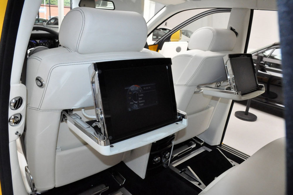 El Rolls-Royce Phantom menos discreto del mundo se vende 20 Motor16 2008 Rolls Royce Phantom Banana 14 Motor16