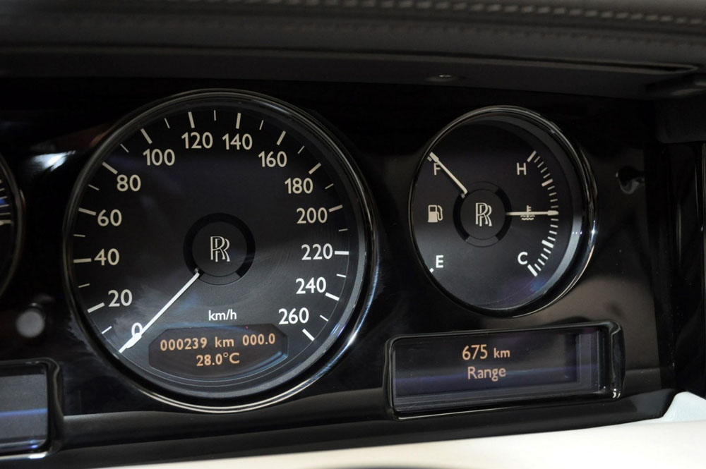 El Rolls-Royce Phantom menos discreto del mundo se vende 16 Motor16 2008 Rolls Royce Phantom Banana 20 Motor16