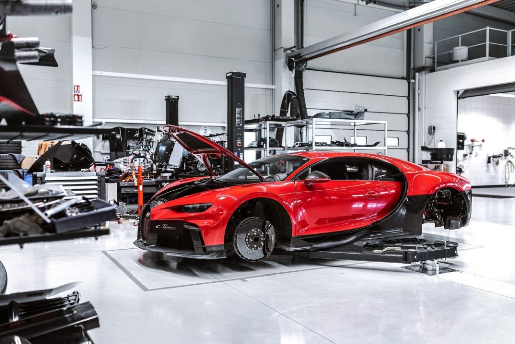 Los Bugatti de segunda mano ahora tendrán garantía de fábrica 2 Motor16 Programa garantía Bugatti ocasión. Imagen taller.
