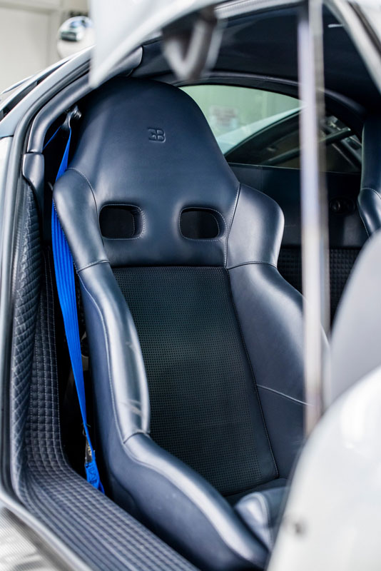 El último Bugatti Centodieci posa con su antepasado, el EB110 23 Motor16 2022 Bugatti EB110SS y Bugatti Centodieci 21 Motor16