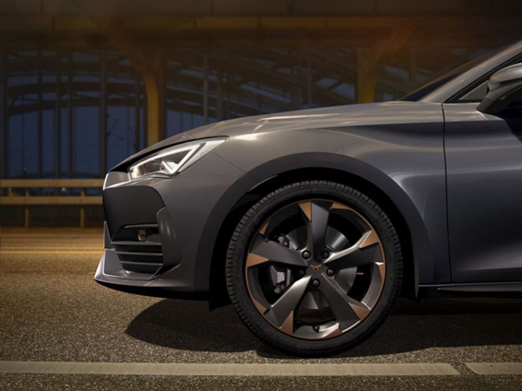 Llegan las nuevas versiones 'light' del Cupra León 2 Motor16 Cupra León 1.5 TSI. Imagen detalle.