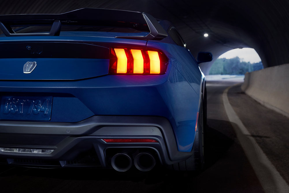 2022 Ford Mustang Dark Horse 11 Motor16