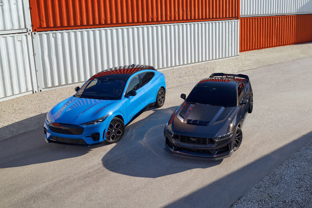 2022 Ford Mustang Dark Horse 16 Motor16