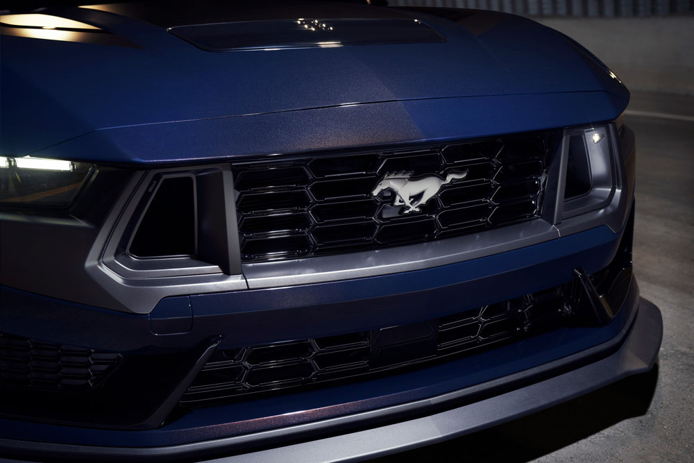 2022 Ford Mustang Dark Horse 2 Motor16