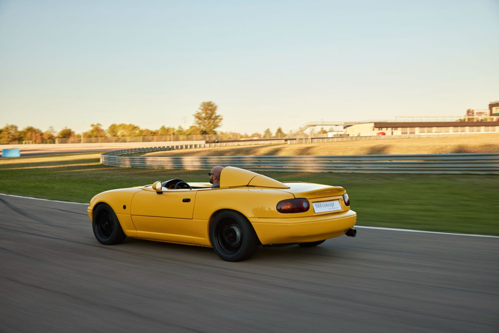 Gorgona convierte tu Mazda MX-5 en un emocionante monoplaza 2 Motor16 Gorgona NM Concept Mazda MX-5. Imagen movimiento circuito.