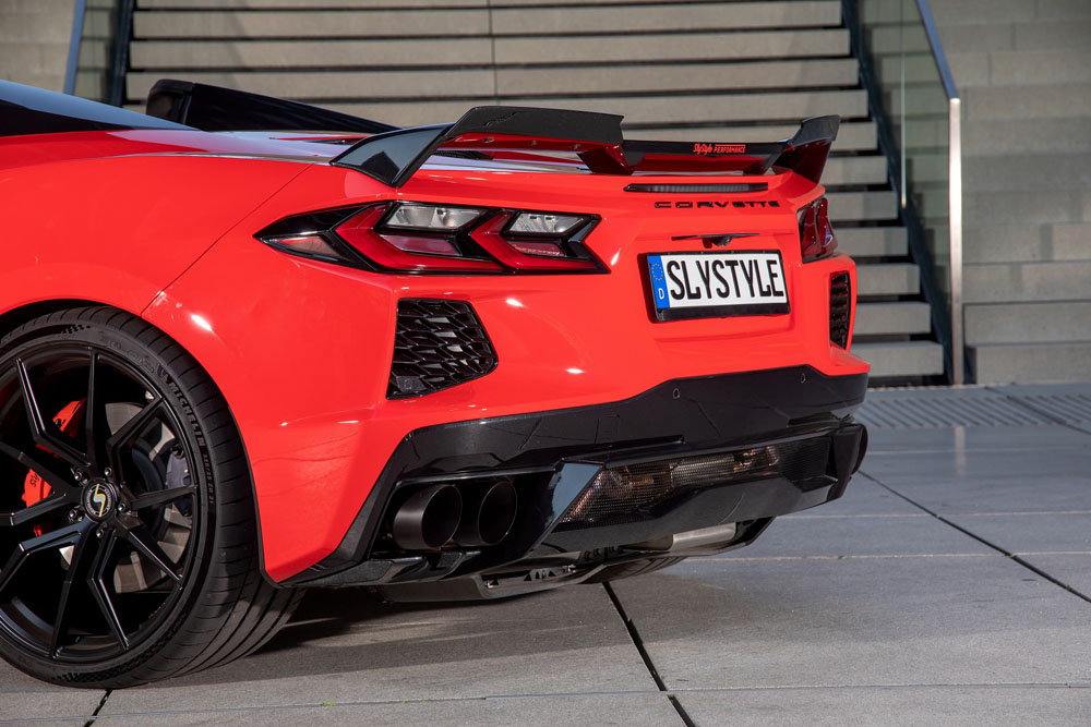 SlyStyle Chevrolet Corvette C8. Imagen detalle trasera.