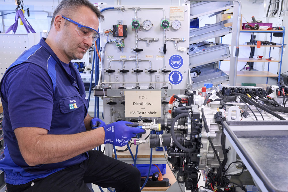 BMW ya fabrica la mecánica de hidrógeno del iX5 Hydrogen 6 Motor16 2022 fabrica mecanica hidrogeno bmw 5 Motor16