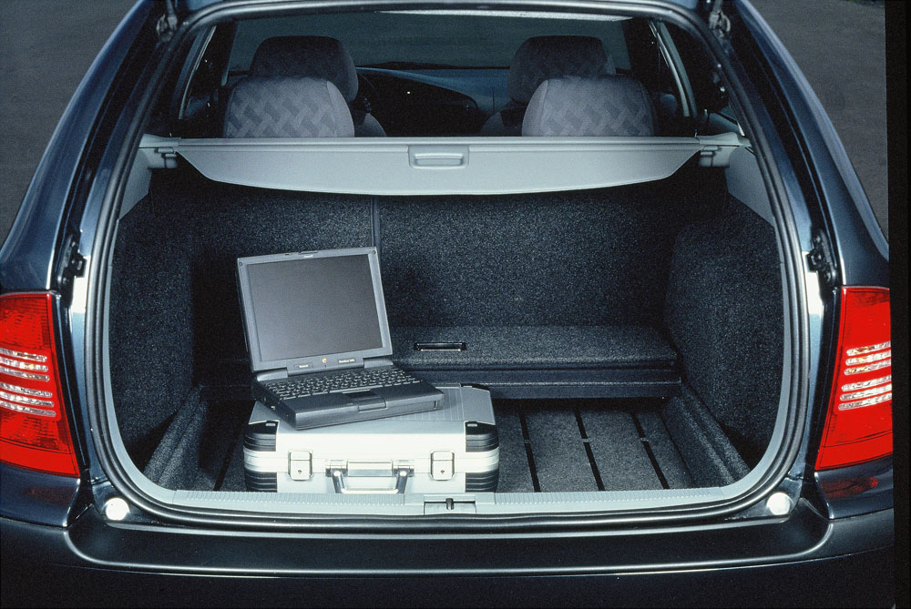 El Skoda Octavia Combi cumple 25 años 5 Motor16 2022 skoda octavia combi 25th anniversary 3 1 Motor16