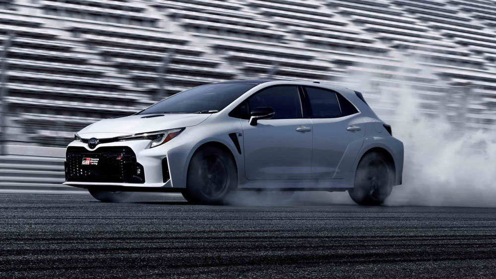 Toyota GR Corolla. Imagen movimiento lateral.