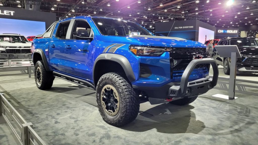 2023 Chevrolet Colorado ZR2 Desert Boss 12 Motor16