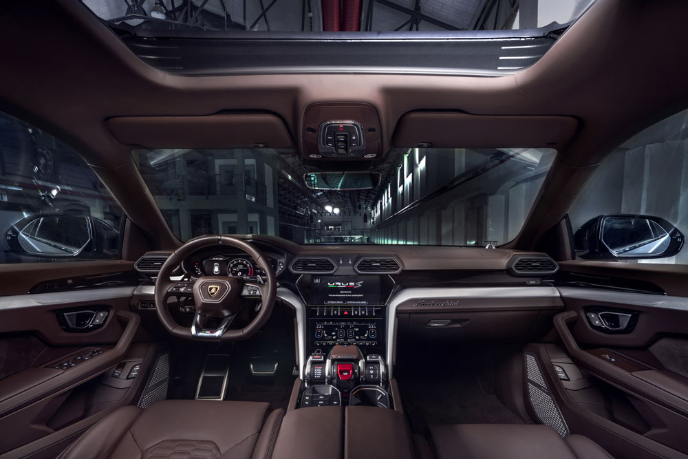 Lamborghini Urus S.  Interior Image.
