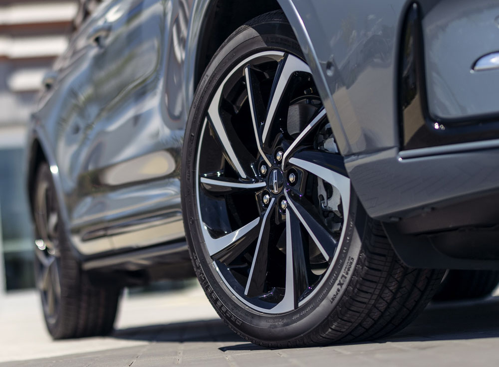 Lincoln Corsair. Se actualiza el Ford Kuga de Estados Unidos 38 Motor16 2023 Lincoln Corsair 41 Motor16