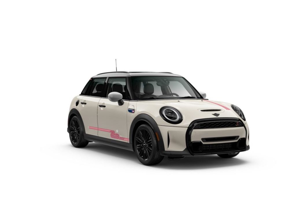Mini celebra sus 20 años en EE.UU. con estos exclusivos Cooper S 18 Motor16 2023 MINI Cooper S 20 Years 15 Motor16