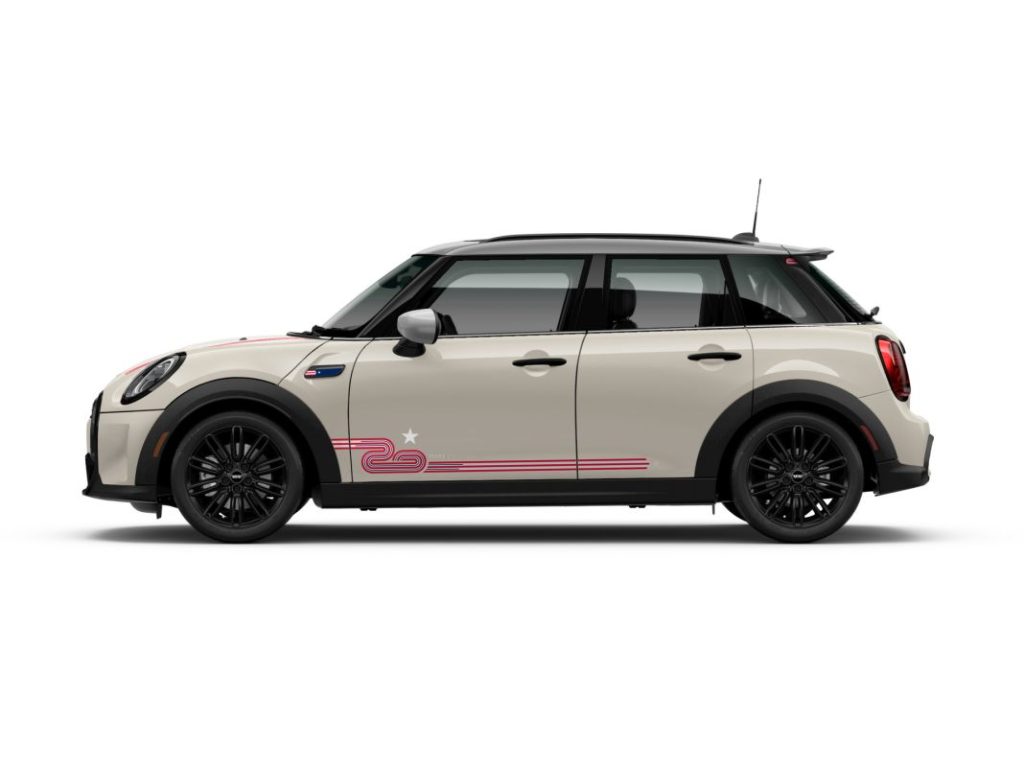 Mini celebra sus 20 años en EE.UU. con estos exclusivos Cooper S 20 Motor16 2023 MINI Cooper S 20 Years 17 Motor16
