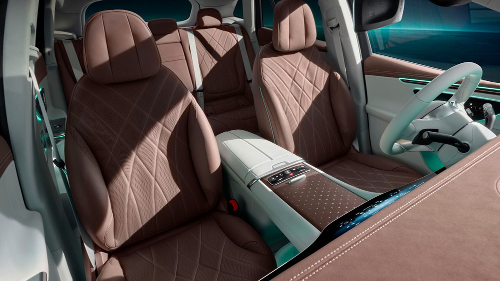 Mercedes-Benz EQE SUV: a punto de ver la luz 2 Motor16 Mercedes-Benz EQE SUV. Imagen interior.
