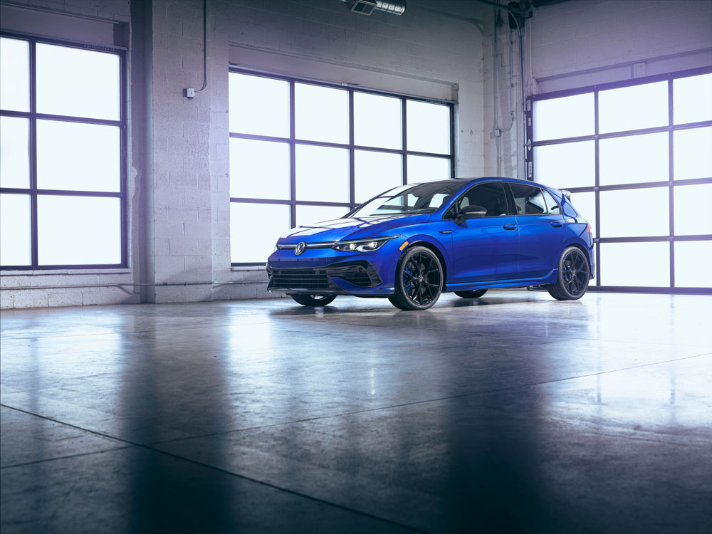 El Volkswagen Golf R 20 Aniversario pisa suelo americano 16 Motor16 2023 VW Golf R 20th Anniversary Edition US 48 Motor16