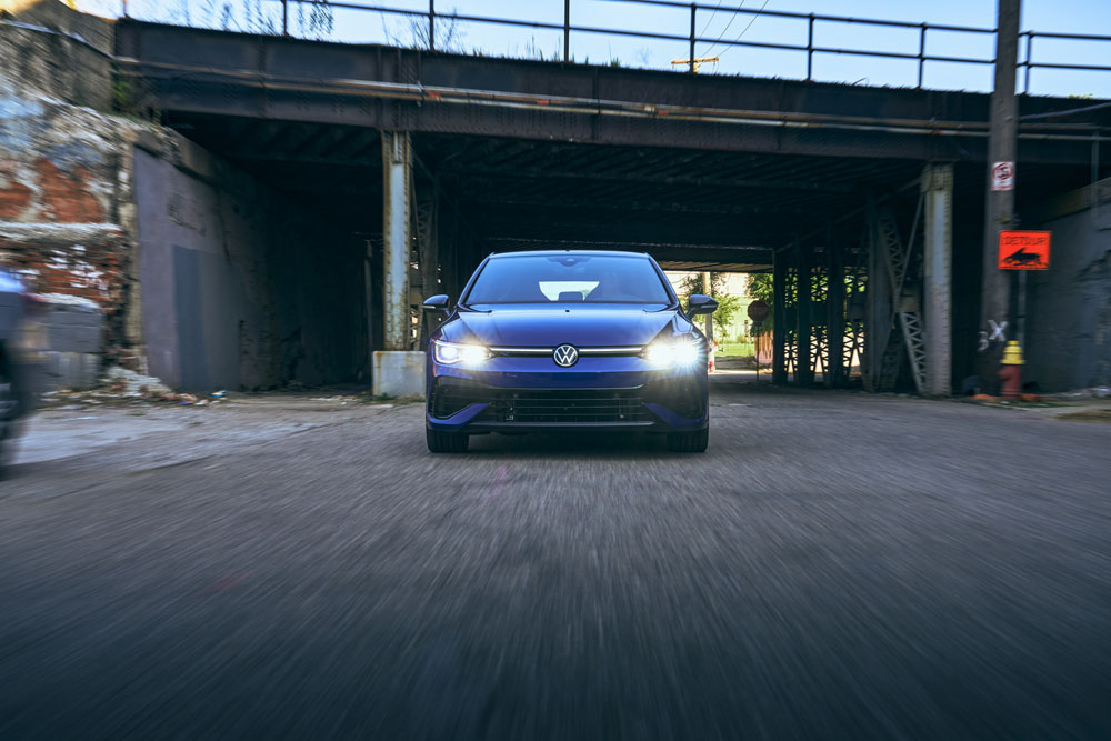 El Volkswagen Golf R 20 Aniversario pisa suelo americano 17 Motor16 2023 VW Golf R 20th Anniversary Edition US 9 Motor16