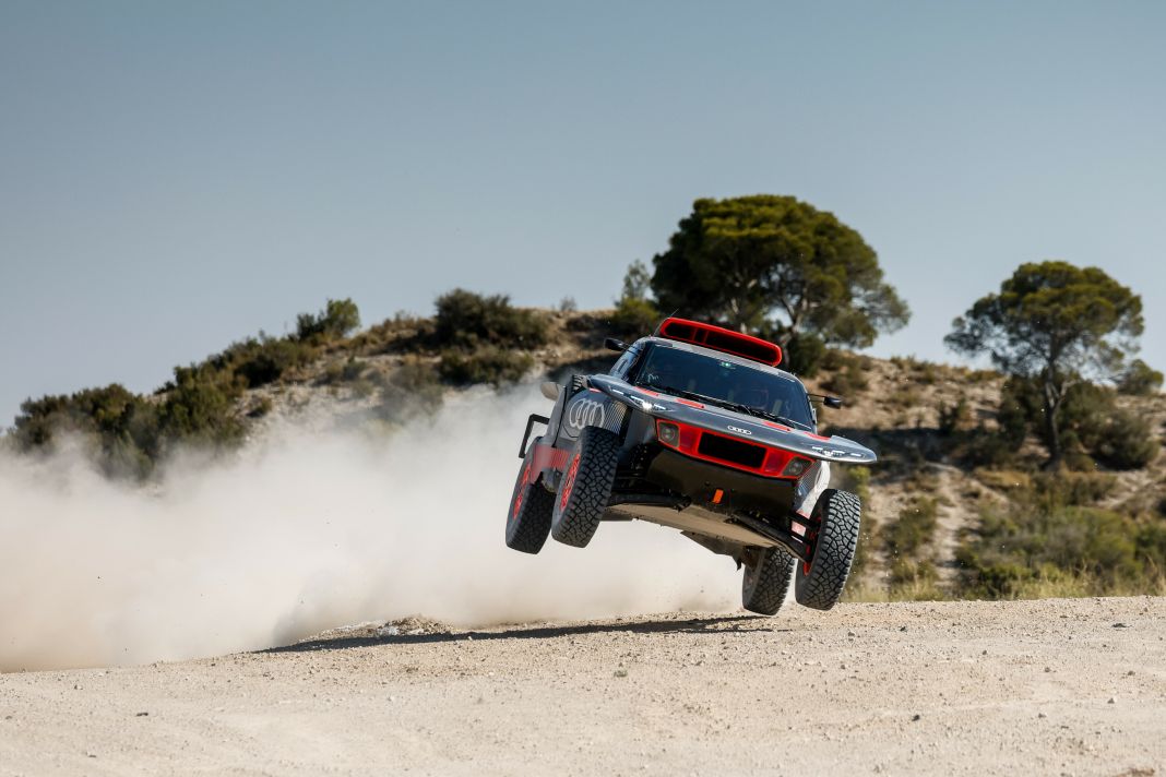 Audi vuelve a soltar a la bestia por el desierto, su presa: el Dakar 13 Motor16 A224560 medium Motor16