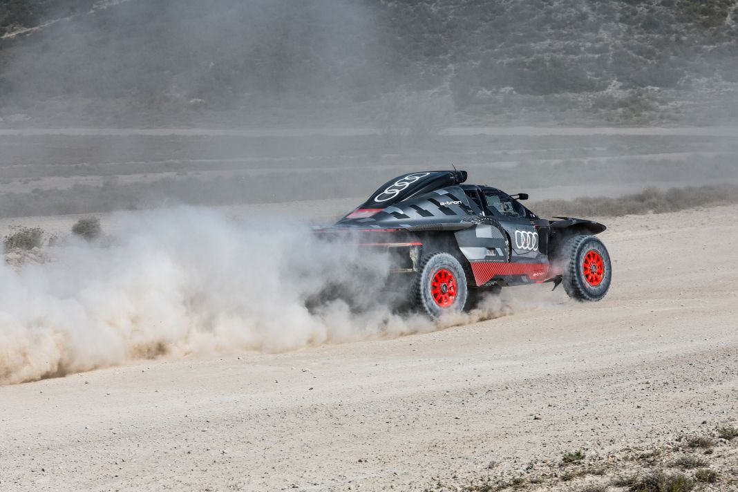 Audi vuelve a soltar a la bestia por el desierto, su presa: el Dakar 10 Motor16 A224569 medium Motor16