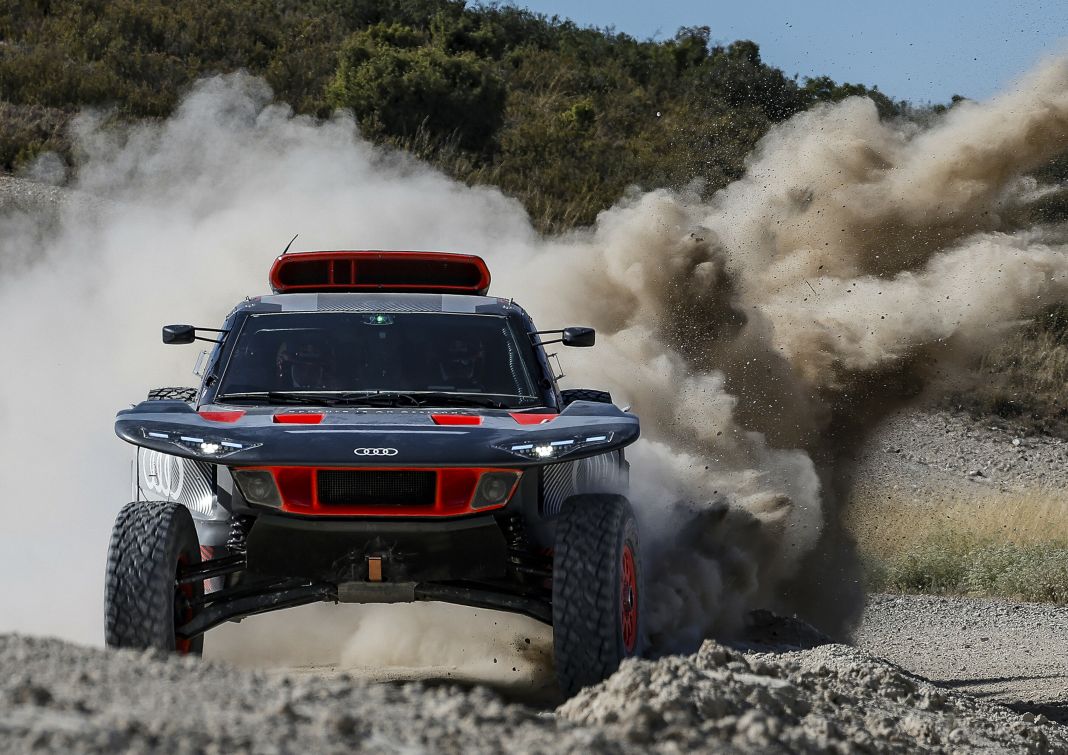 Audi vuelve a soltar a la bestia por el desierto, su presa: el Dakar 8 Motor16 A224579 medium Motor16