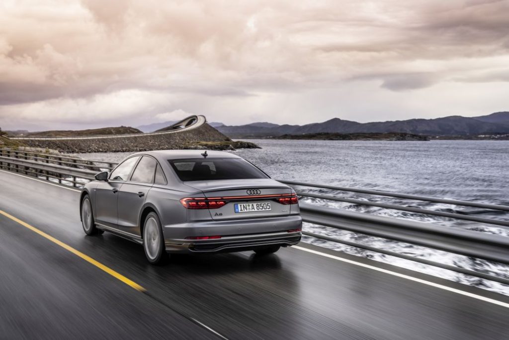 Audi A8 eje directriz trasero Motor16