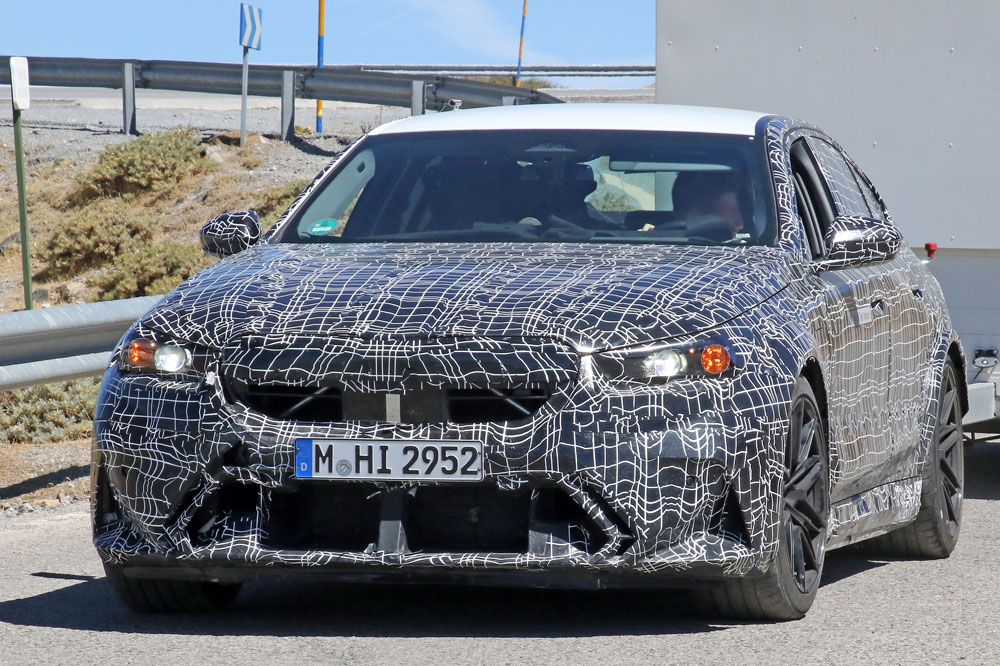 El BMW M5 empieza a mostrar su cara 5 Motor16 BMWM5 open front 2 Motor16