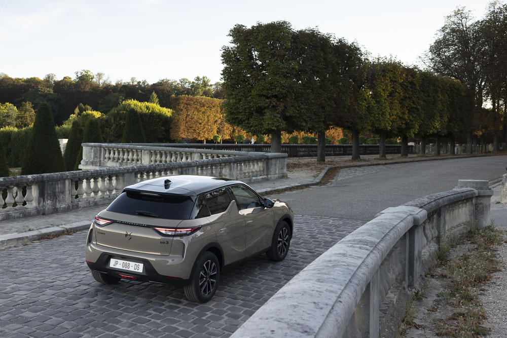 Más rendimiento eléctrico para el renovado DS 3, el SUV urbano más elegante 18 Motor16 DS 3 2022 14 Motor16