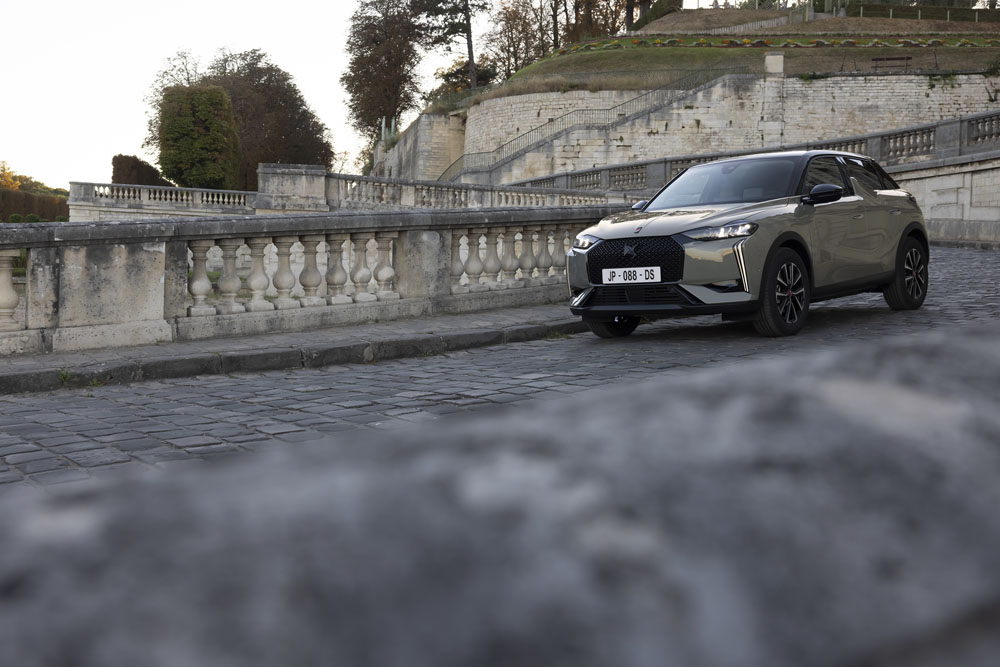 Más rendimiento eléctrico para el renovado DS 3, el SUV urbano más elegante 19 Motor16 DS 3 2022 15 Motor16